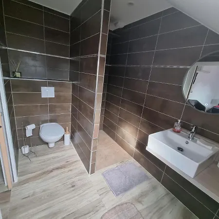 Le 4 *